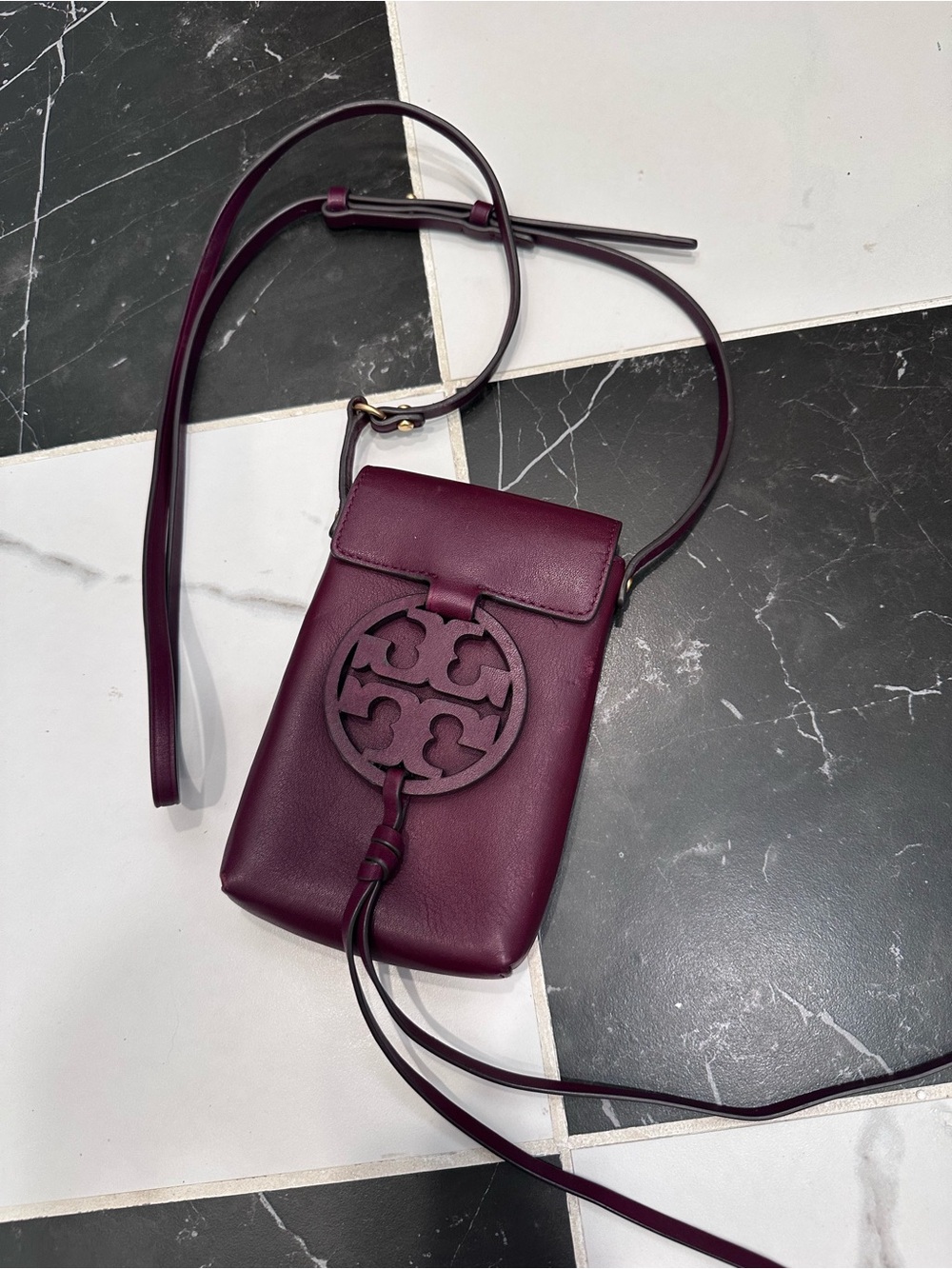 Tory Burch Miller Leather Crossbody Phone Bag - Plum